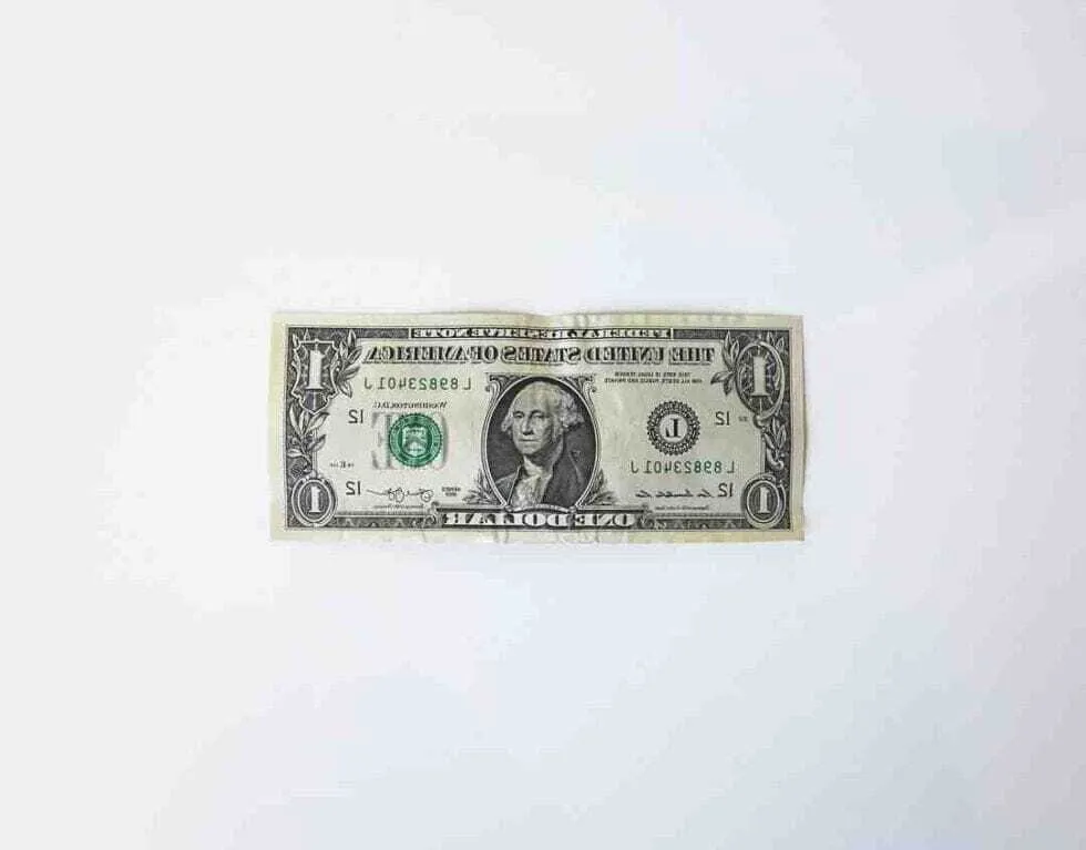 How much money can I carry out of Thailand?