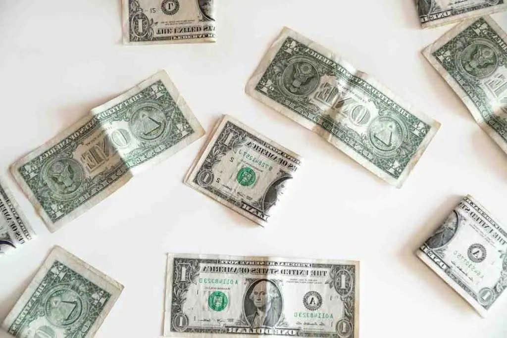What is the best way to invest money in Thailand?