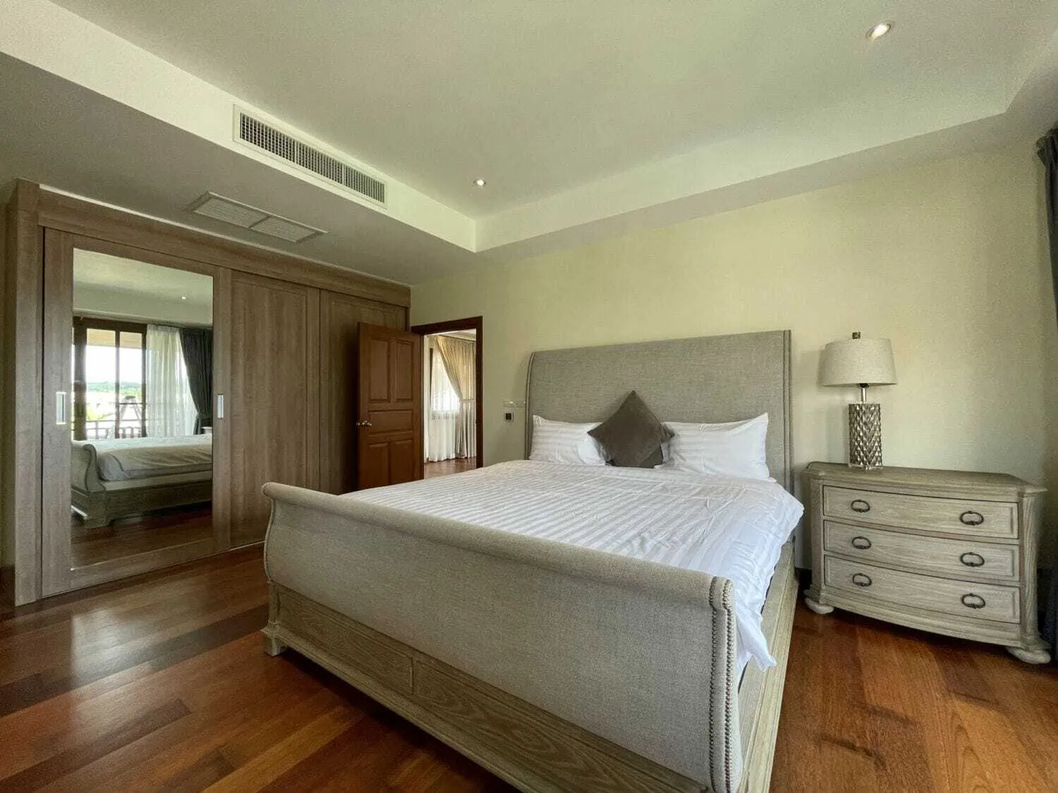 Luxury 4 bedrooms villa – Based in Cherng Talay — Thumbnail 3