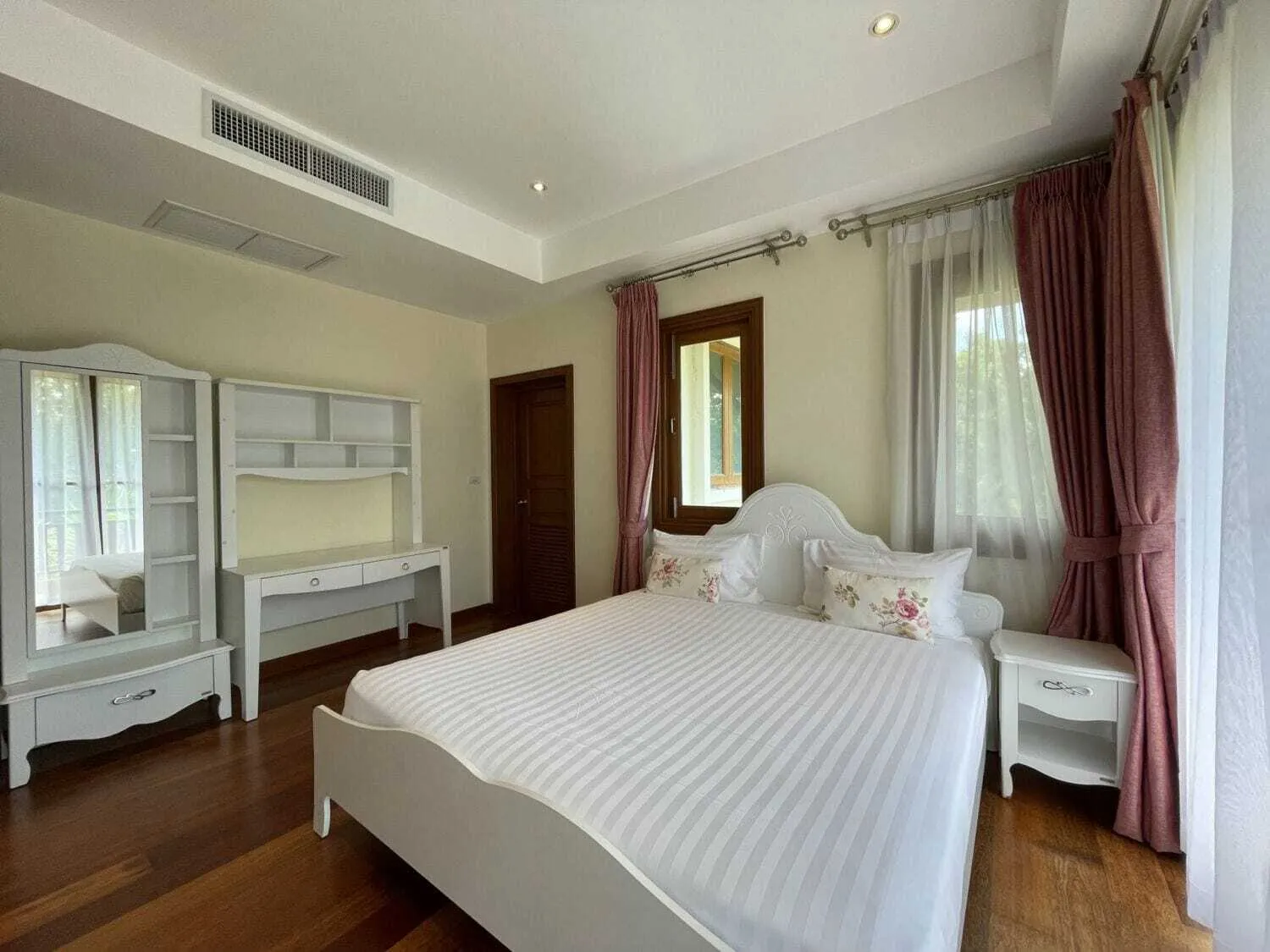 Luxury 4 bedrooms villa – Based in Cherng Talay — Thumbnail 4