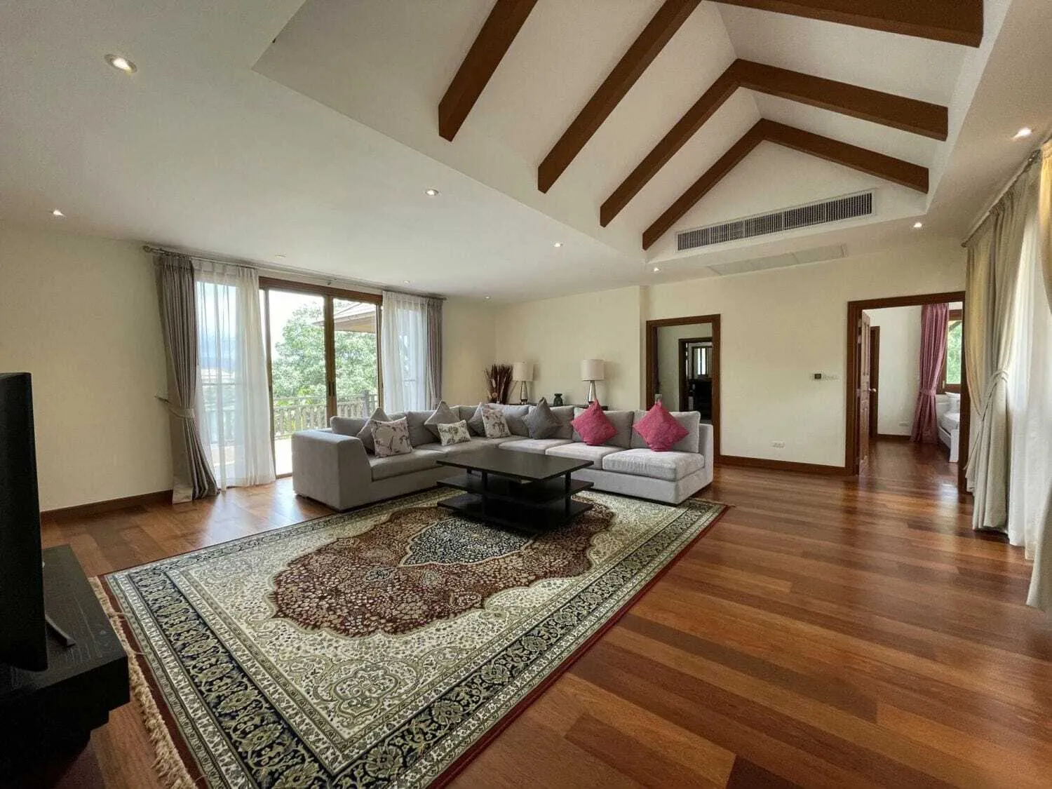 Luxury 4 bedrooms villa – Based in Cherng Talay — Thumbnail 10