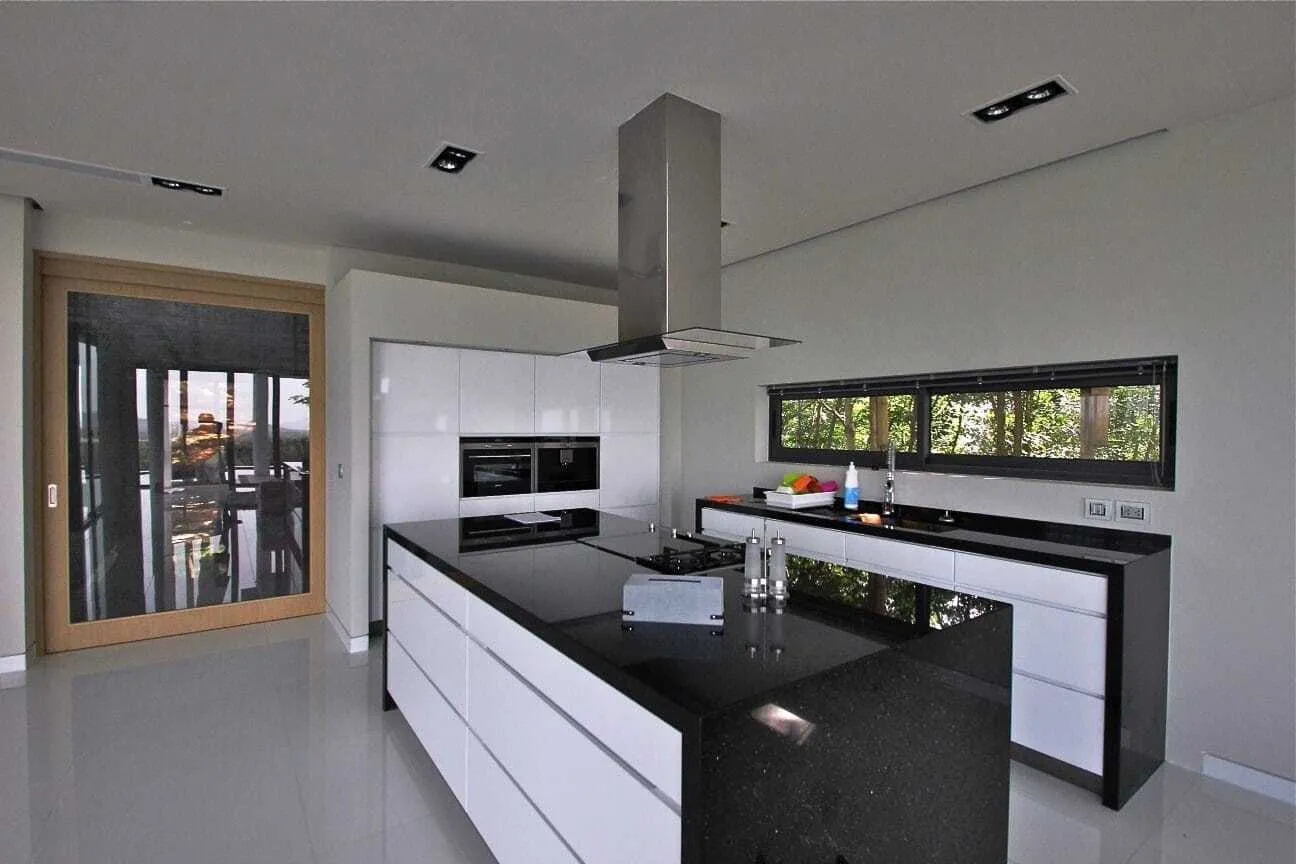 Luxury 4 bedrooms villa – Sea view – Based in Pa Khlok — Thumbnail 3