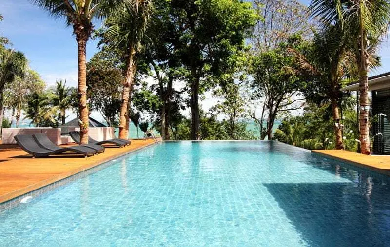 Luxurious 5 bedrooms villa – Beachfront – Based in Pa Khlok — Thumbnail 9