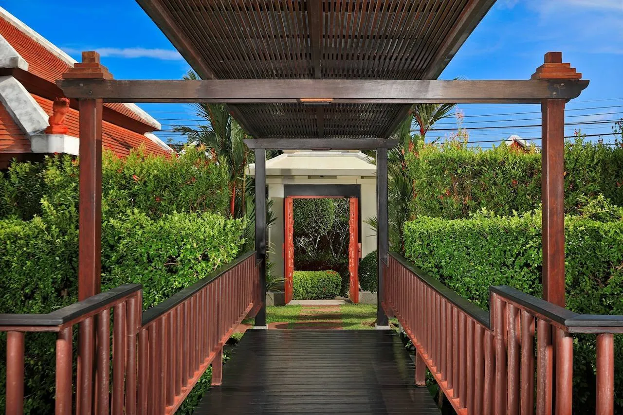 Luxury 4 bedrooms villa with private pool villa in Naiharn — Thumbnail 2