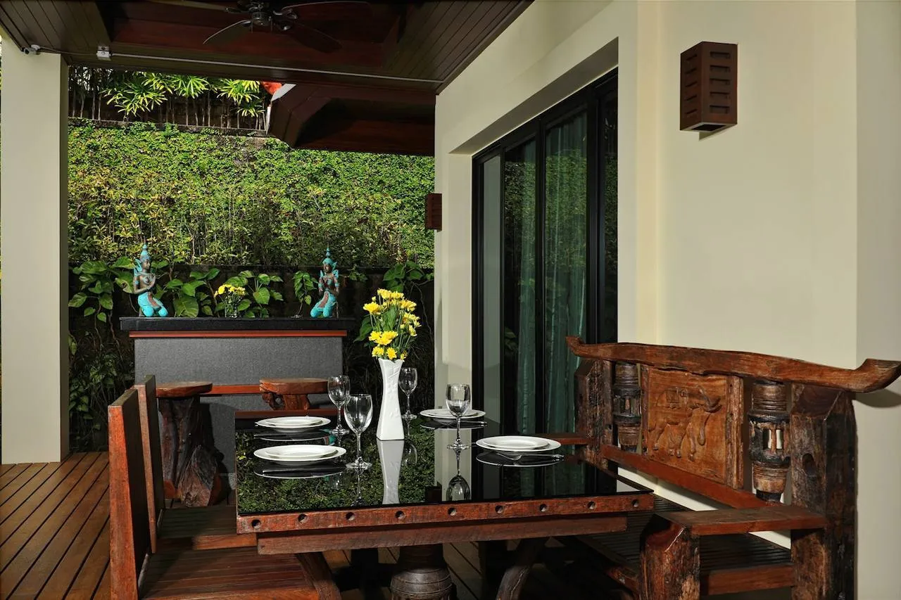 Luxury 4 bedrooms villa with private pool villa in Naiharn — Thumbnail 5