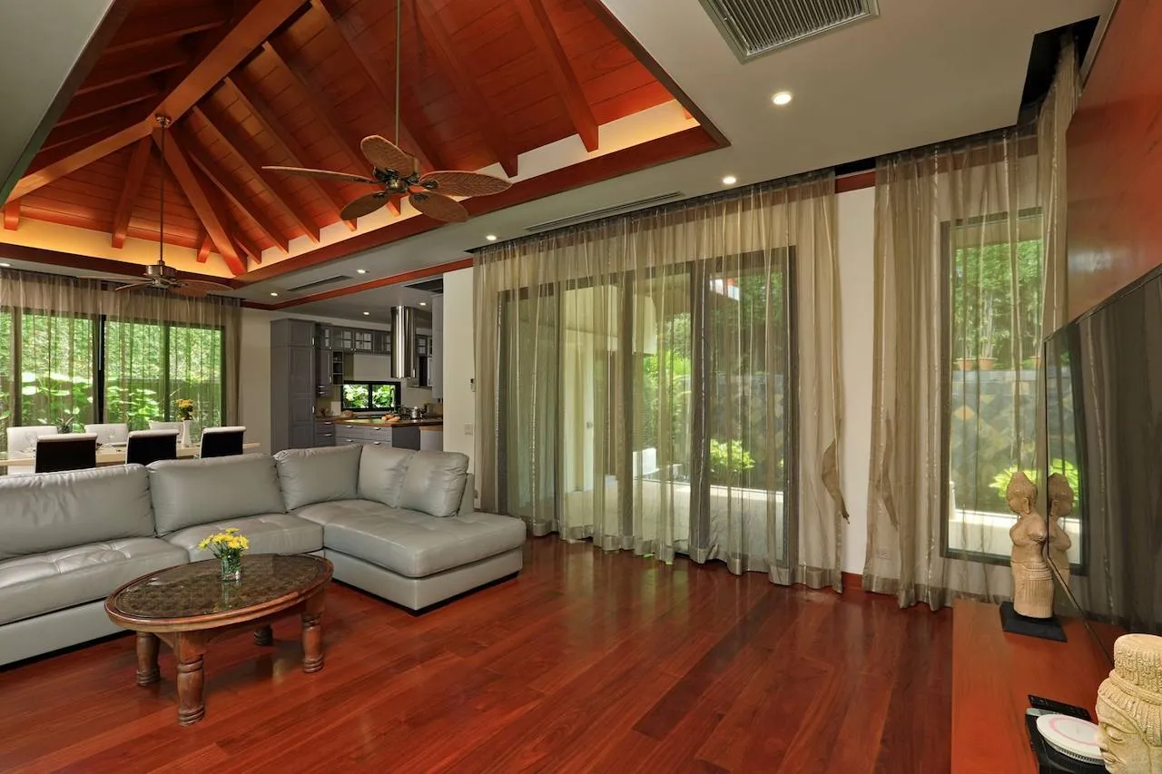 Luxury 4 bedrooms villa with private pool villa in Naiharn — Thumbnail 6
