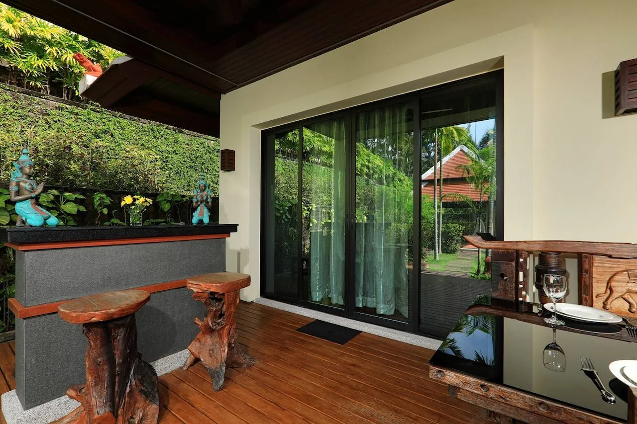 Luxury 4 bedrooms villa with private pool villa in Naiharn — Thumbnail 11