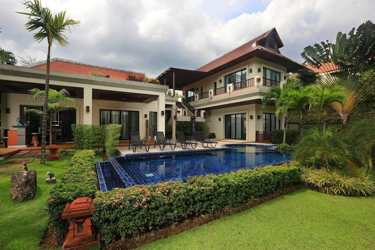 Luxury 4 bedrooms villa with private pool villa in Naiharn — Thumbnail 14