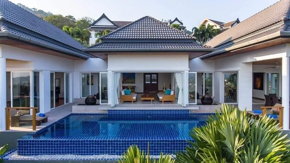 Luxury 4 bedrooms villa – Sea view – Based in Rawai