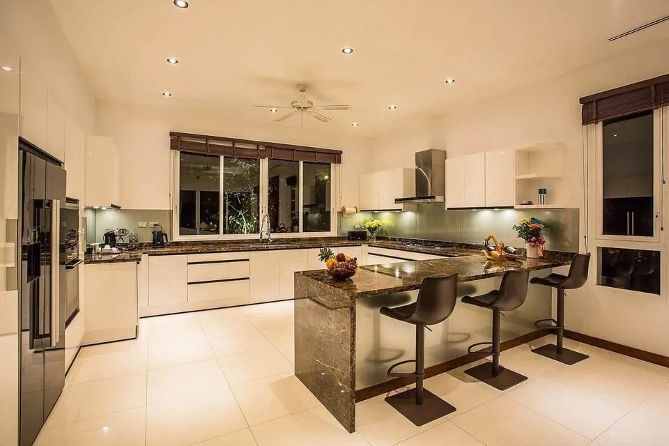 Luxury 4 bedrooms villa – Sea view – Based in Rawai — Thumbnail 10