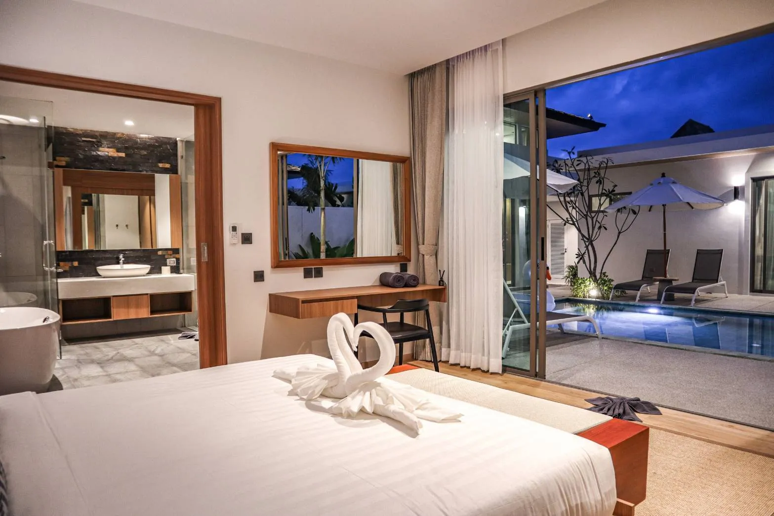 Beautiful 2 Bedroom Pool Villa for Rent in Cheong Thale — Thumbnail 7