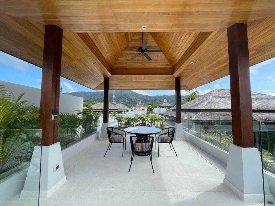 Stunning 4 Bedrooms with Private Pool Villa in Bangtao Beach — Thumbnail 2