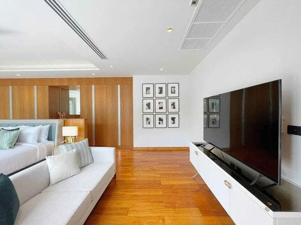 Stunning 4 Bedrooms with Private Pool Villa in Bangtao Beach — Thumbnail 4