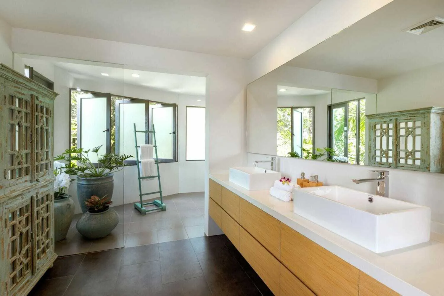 Luxury villa for rent in Layan — Thumbnail 4
