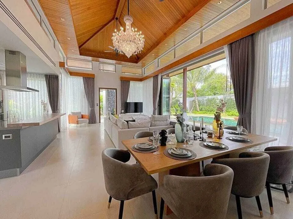 Luxury 4 Bedrooms with private pool villa — Thumbnail 6