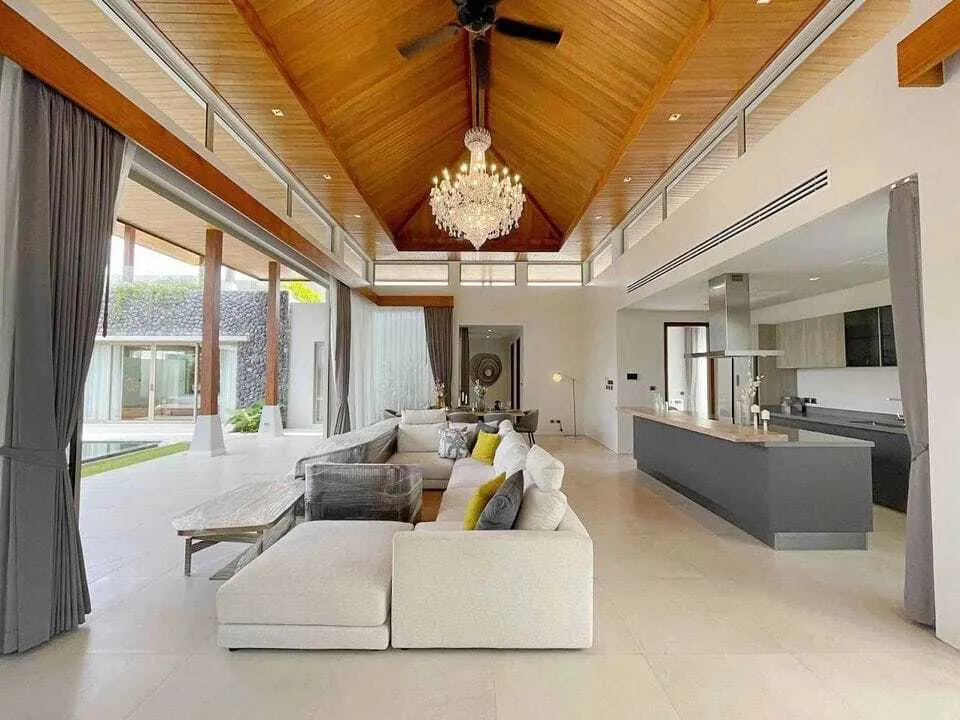 Luxury 4 Bedrooms with private pool villa — Thumbnail 7