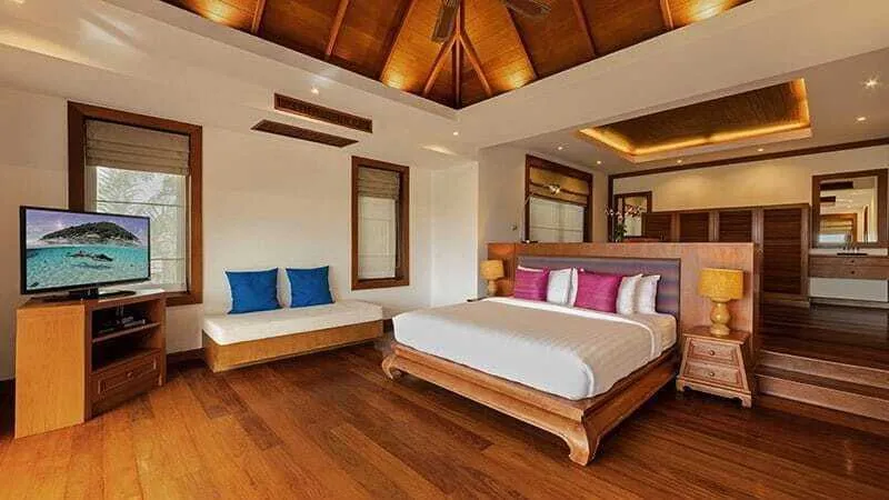 Grand Luxury Seaview 5 Bedrooms with private pool for rent in Surin Beach — Thumbnail 3