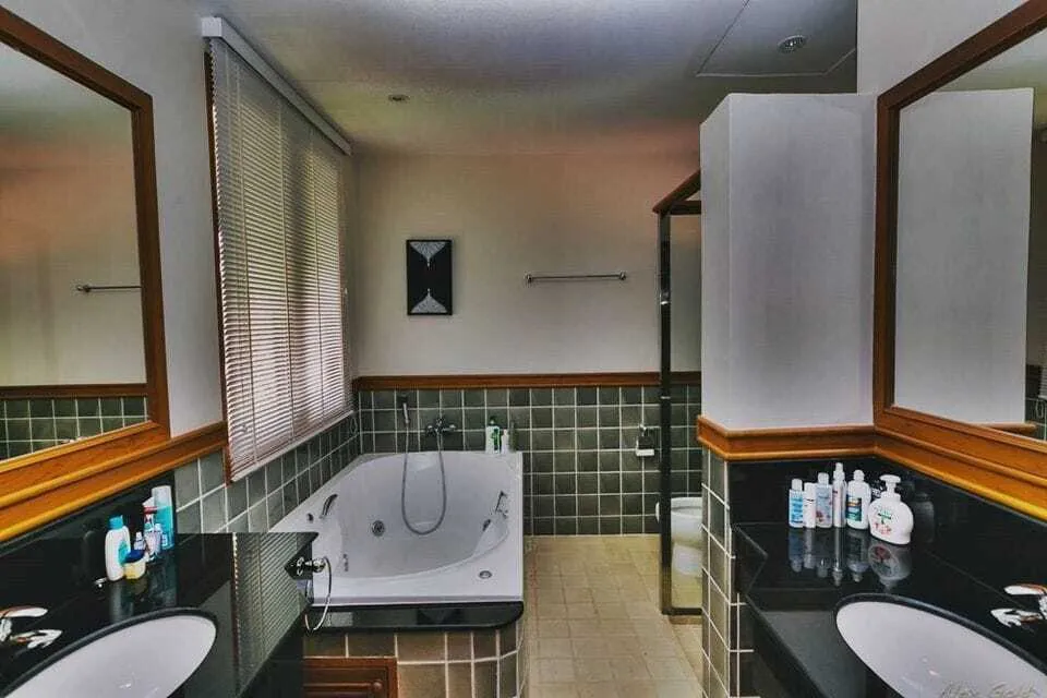 Beautiful 4 Bedrooms Pool Villa for rent in Choeng Thale Phuket — Thumbnail 2