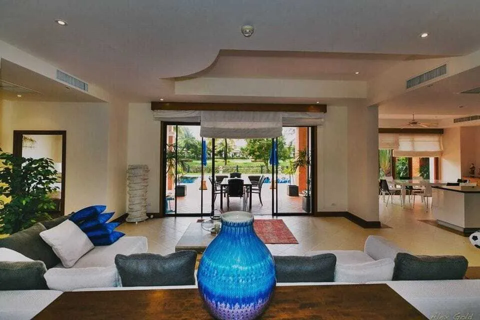 Beautiful 4 Bedrooms Pool Villa for rent in Choeng Thale Phuket — Thumbnail 7