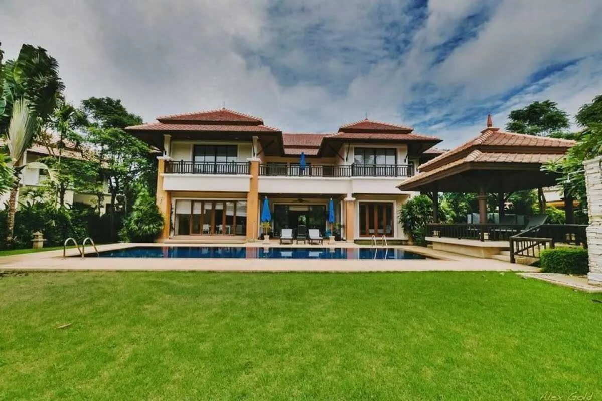 Beautiful 4 Bedrooms Pool Villa for rent in Choeng Thale Phuket — Thumbnail 9