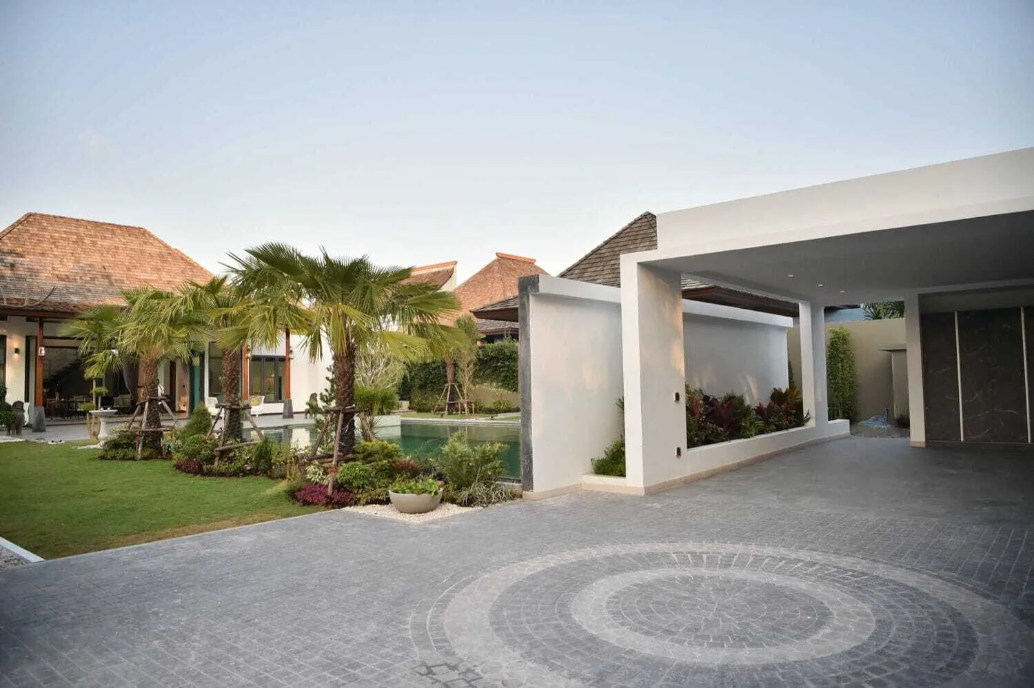 The Lake House Luxury 4 Bedrooms Pool Villa for rent — Thumbnail 3