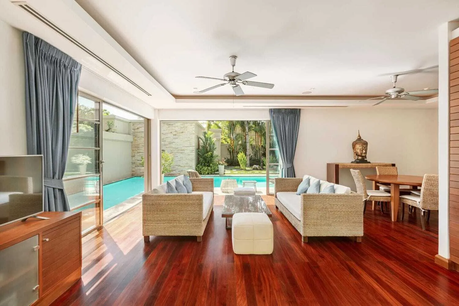 Tropical modern 3 Bedrooms pool villa for rent in Bangtao — Thumbnail 6