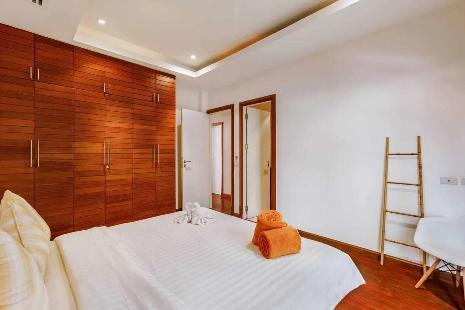 Tropical modern 3 Bedrooms pool villa for rent in Bangtao — Thumbnail 15