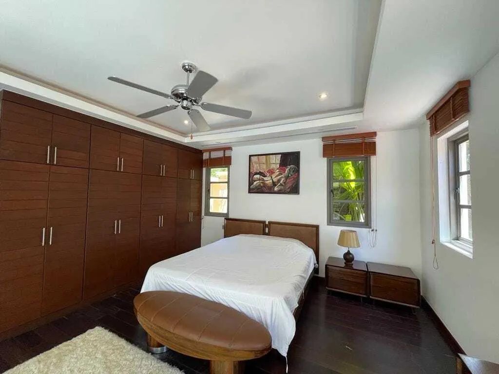 Beautiful 4 Bedrooms with private pool villa in Bangtao — Thumbnail 2