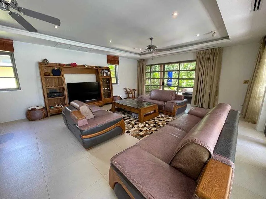 Beautiful 4 Bedrooms with private pool villa in Bangtao — Thumbnail 13