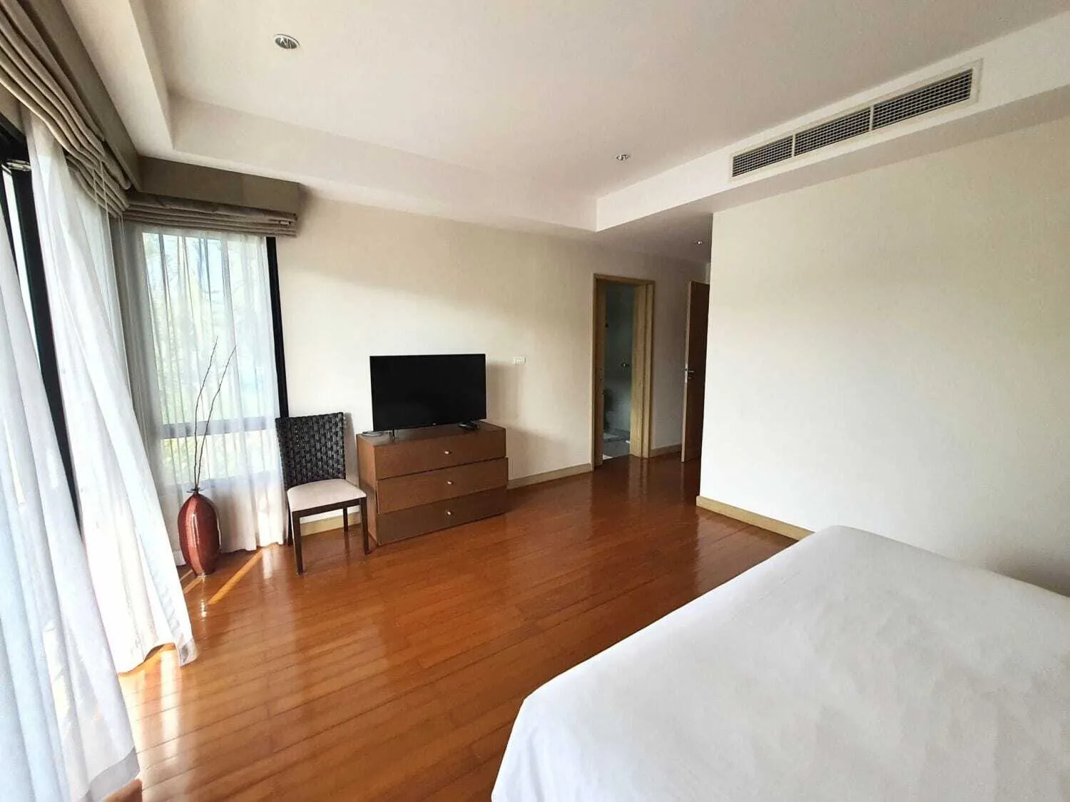 4 bedrooms villa for rent in Angsana Village, Phuket — Thumbnail 10