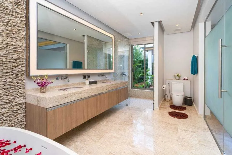 Luxury 4 Bedrooms with private pool Villa in Botanica Bangtao — Thumbnail 2