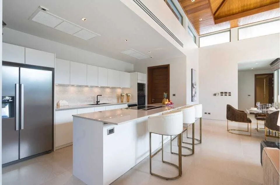 Luxury 4 Bedrooms with private pool Villa in Botanica Bangtao — Thumbnail 4