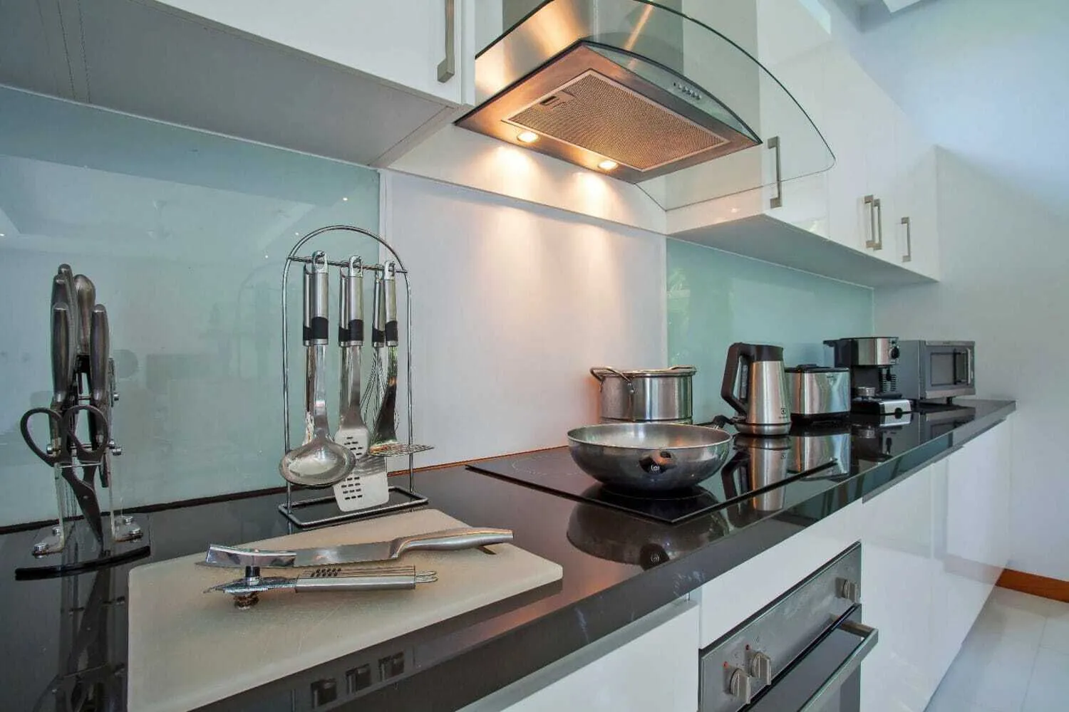 Modern 3 Bedrooms pool villa for rent in Rawai — Thumbnail 10