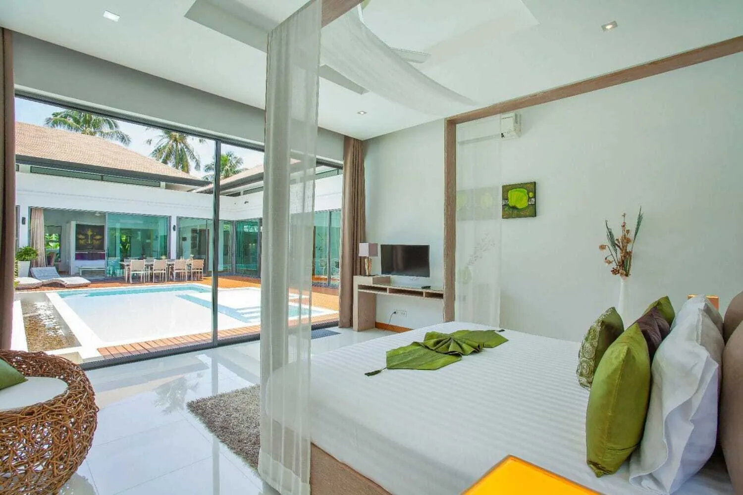 Modern 3 Bedrooms pool villa for rent in Rawai — Thumbnail 13
