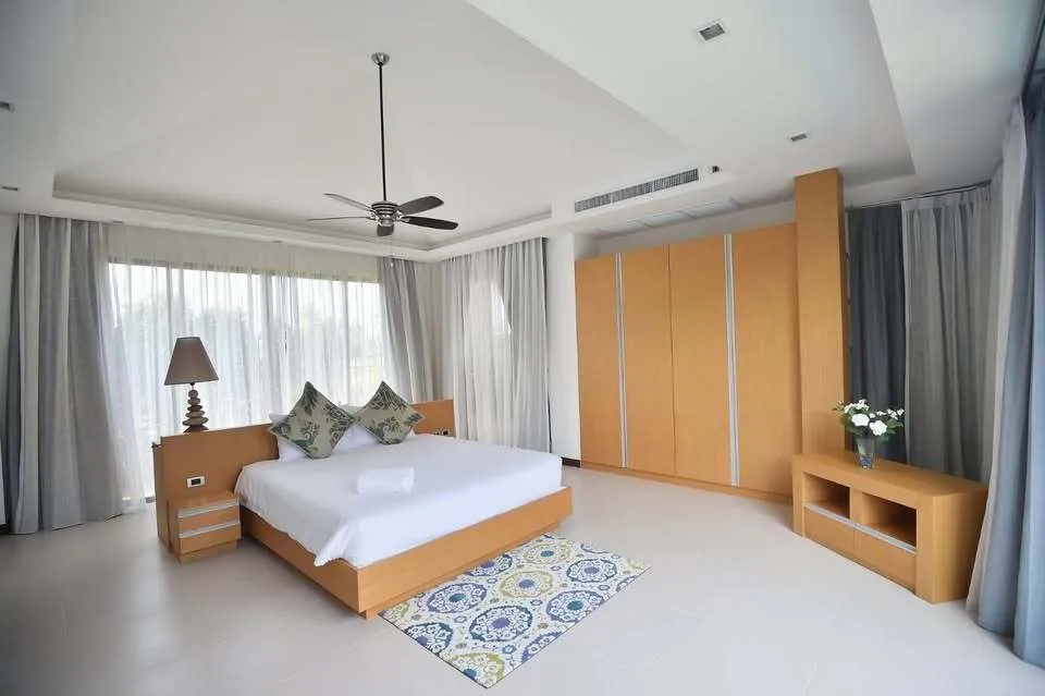Luxury 3-Bedroom Private Pool Villa for Rent in Pasak, Cherng Thalay, Phuket — Thumbnail 6