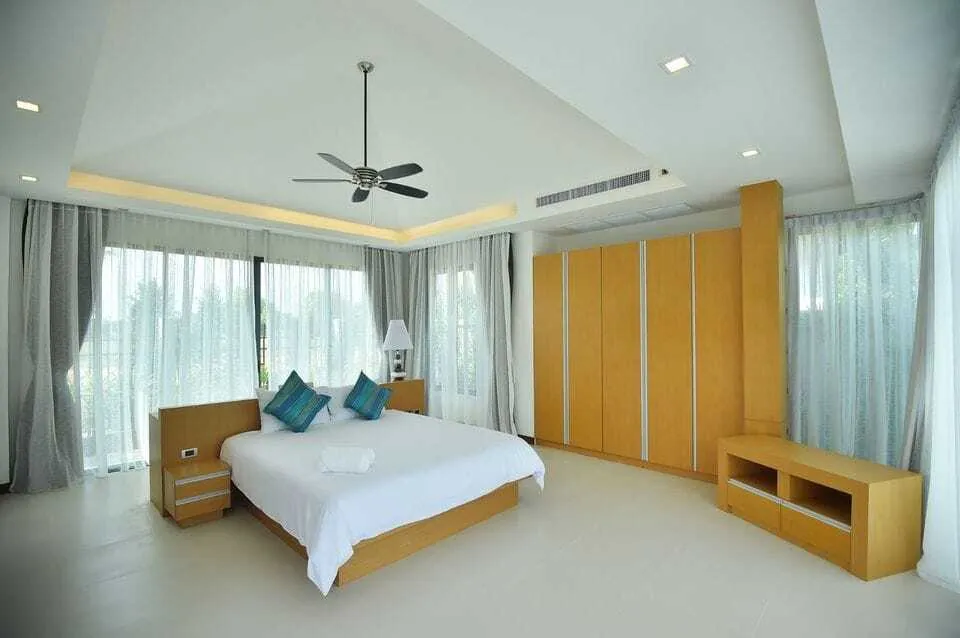 Luxury 3-Bedroom Private Pool Villa for Rent in Pasak, Cherng Thalay, Phuket — Thumbnail 9