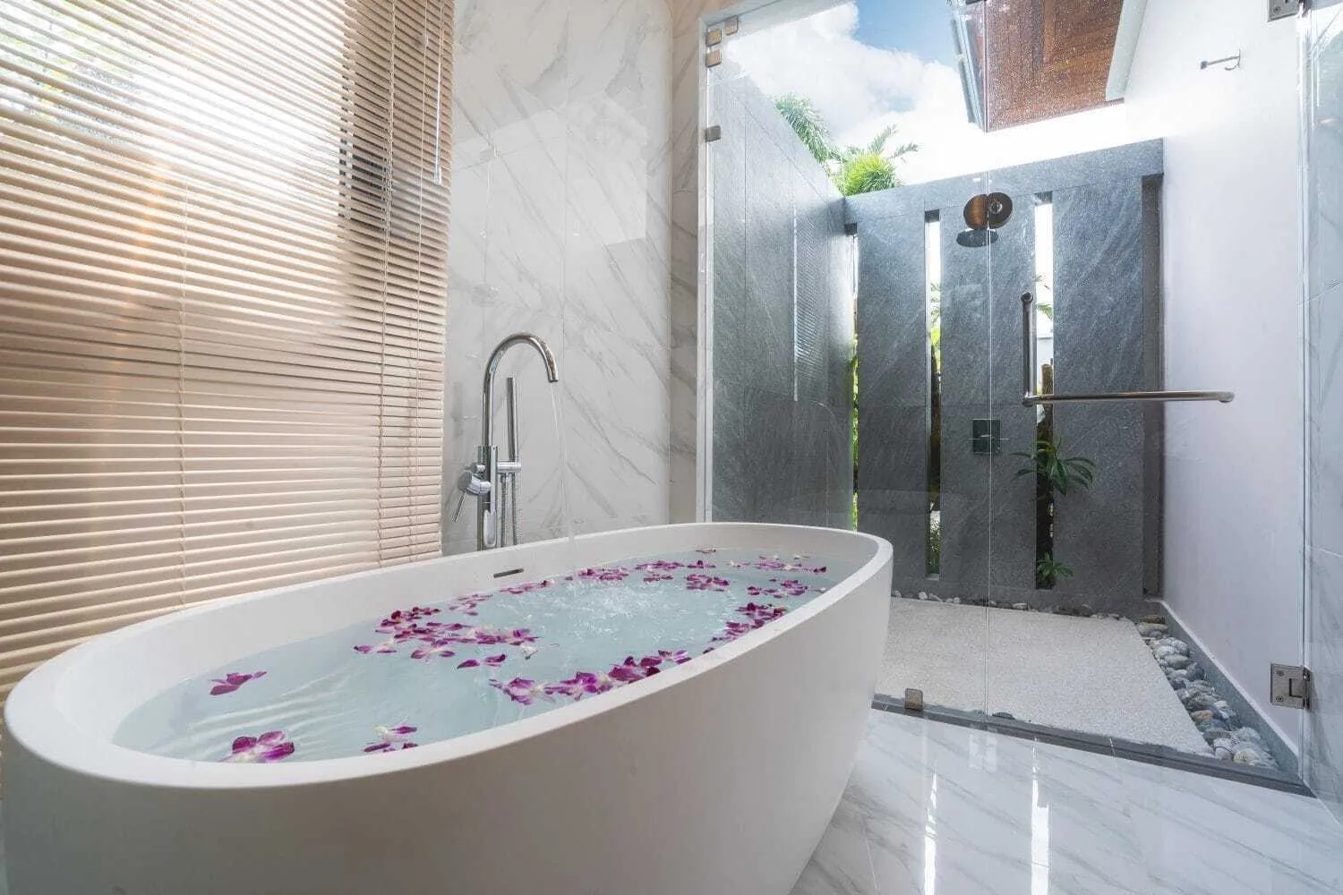 Brand new luxury 3 bedrooms villa in Bangtao — Thumbnail 21