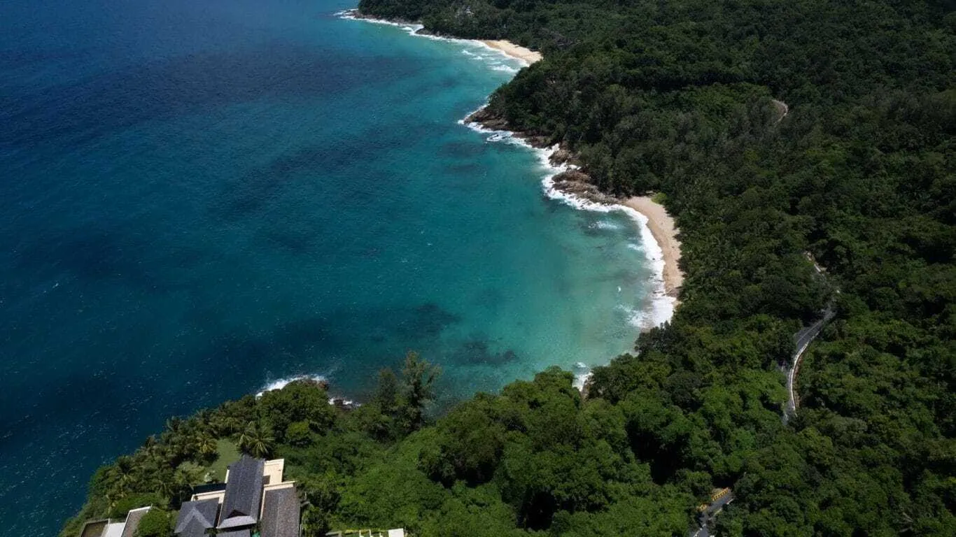 Oceanfront 5 bedrooms villa for rent in Trisara — Thumbnail 6