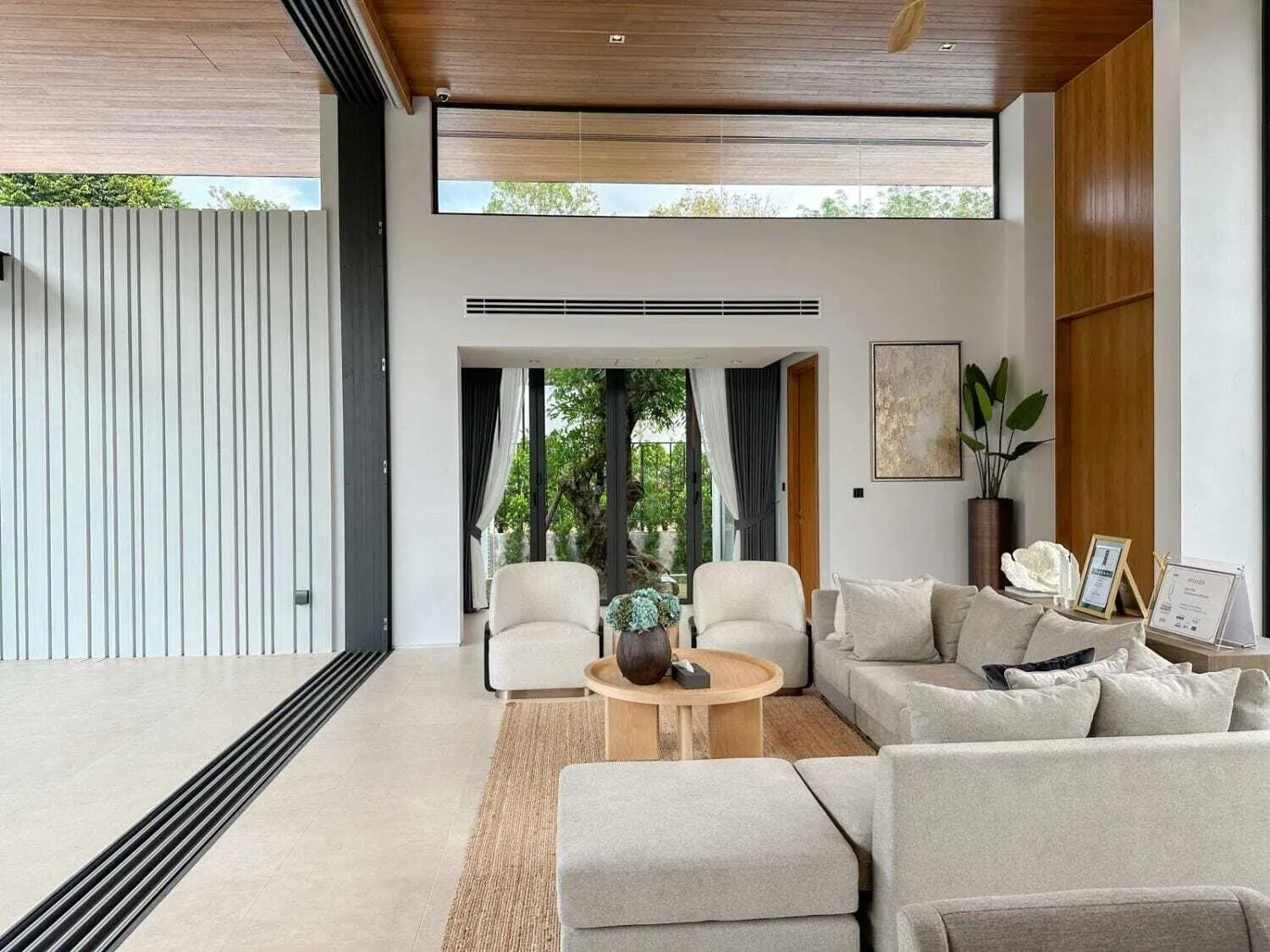 Botanica Forestique 4 bedrooms with private pool — Thumbnail 4