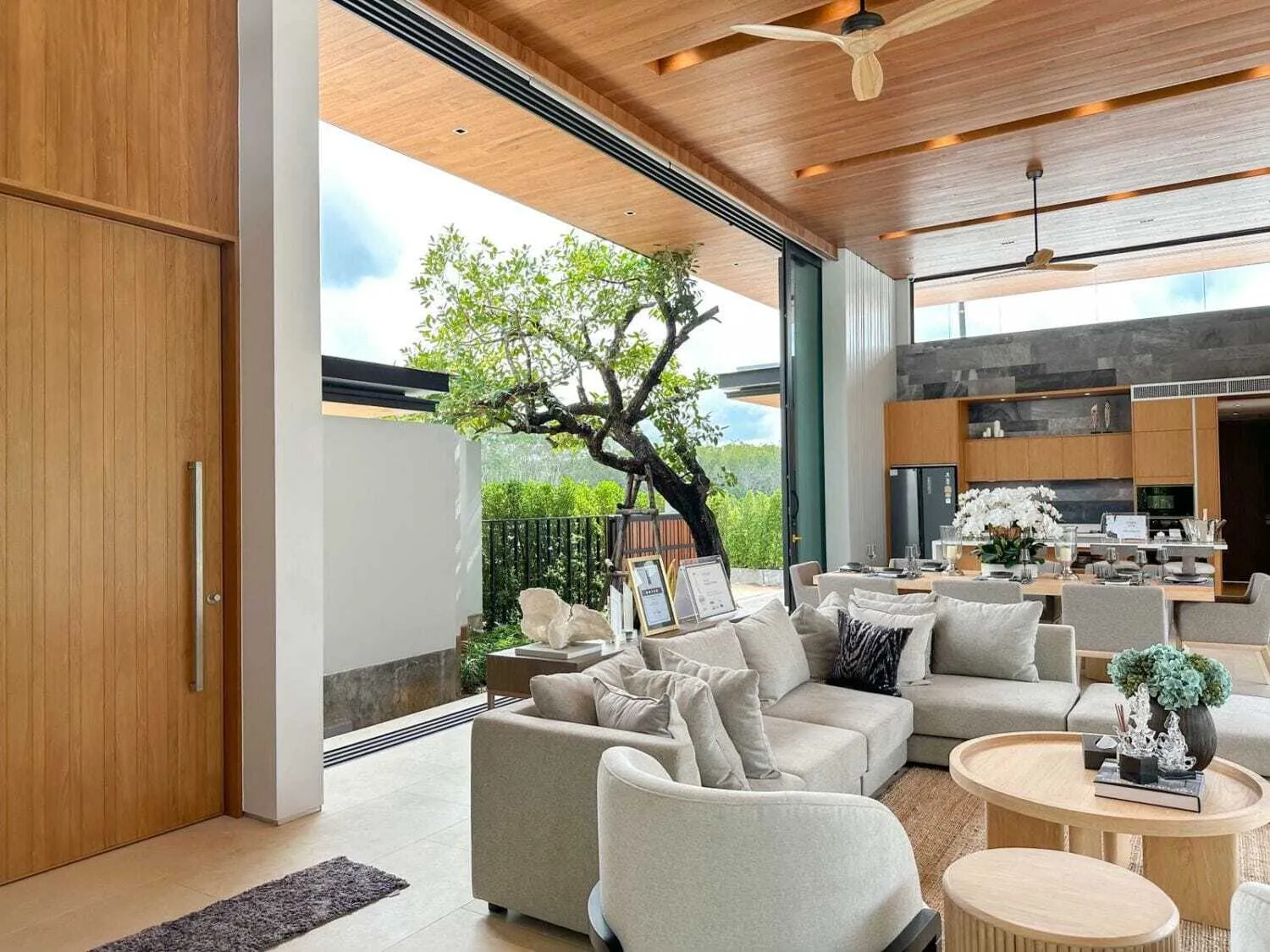 Botanica Forestique 4 bedrooms with private pool — Thumbnail 6