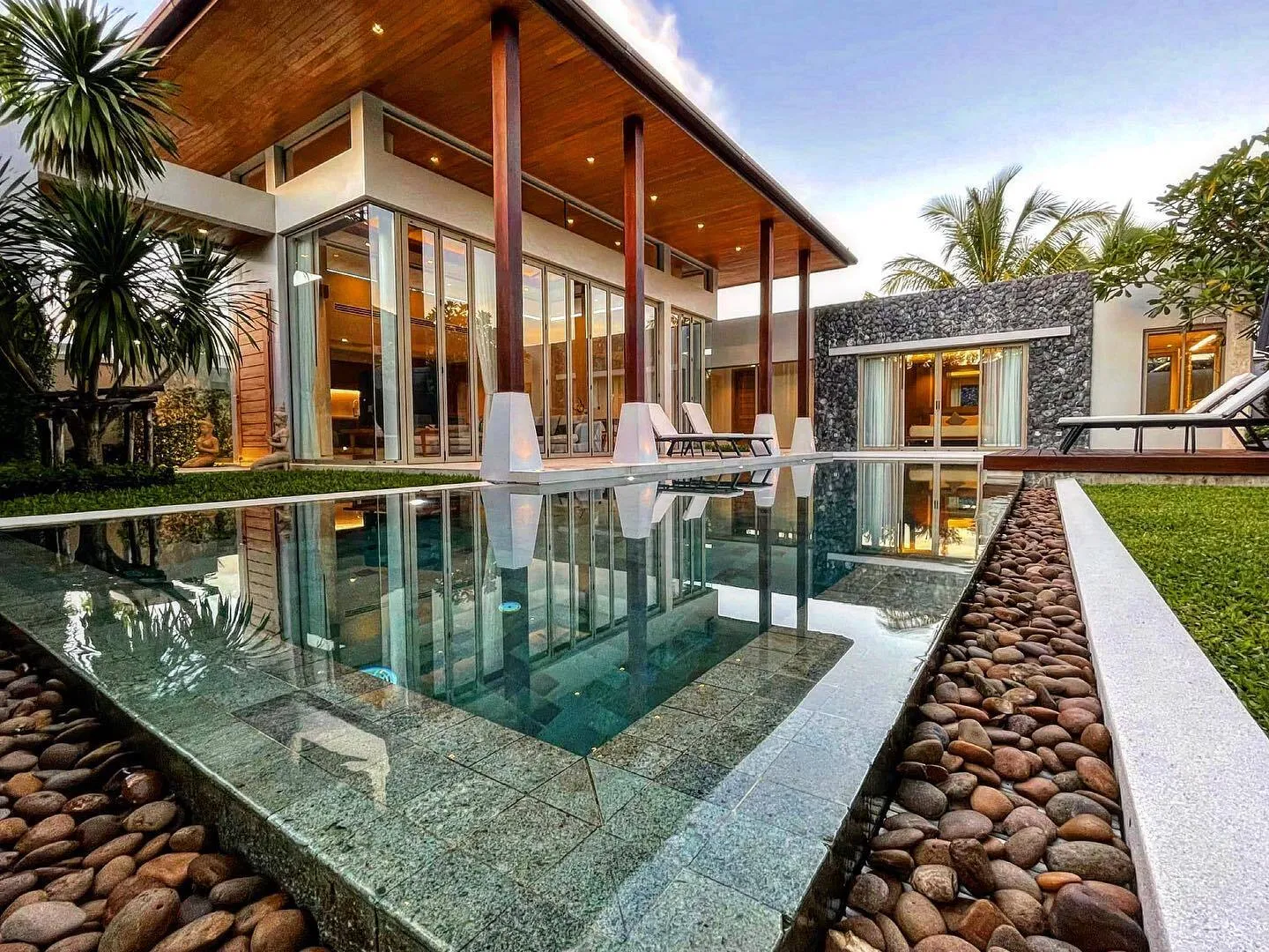 Modern luxury 4 bedrooms with private pool — Thumbnail 2