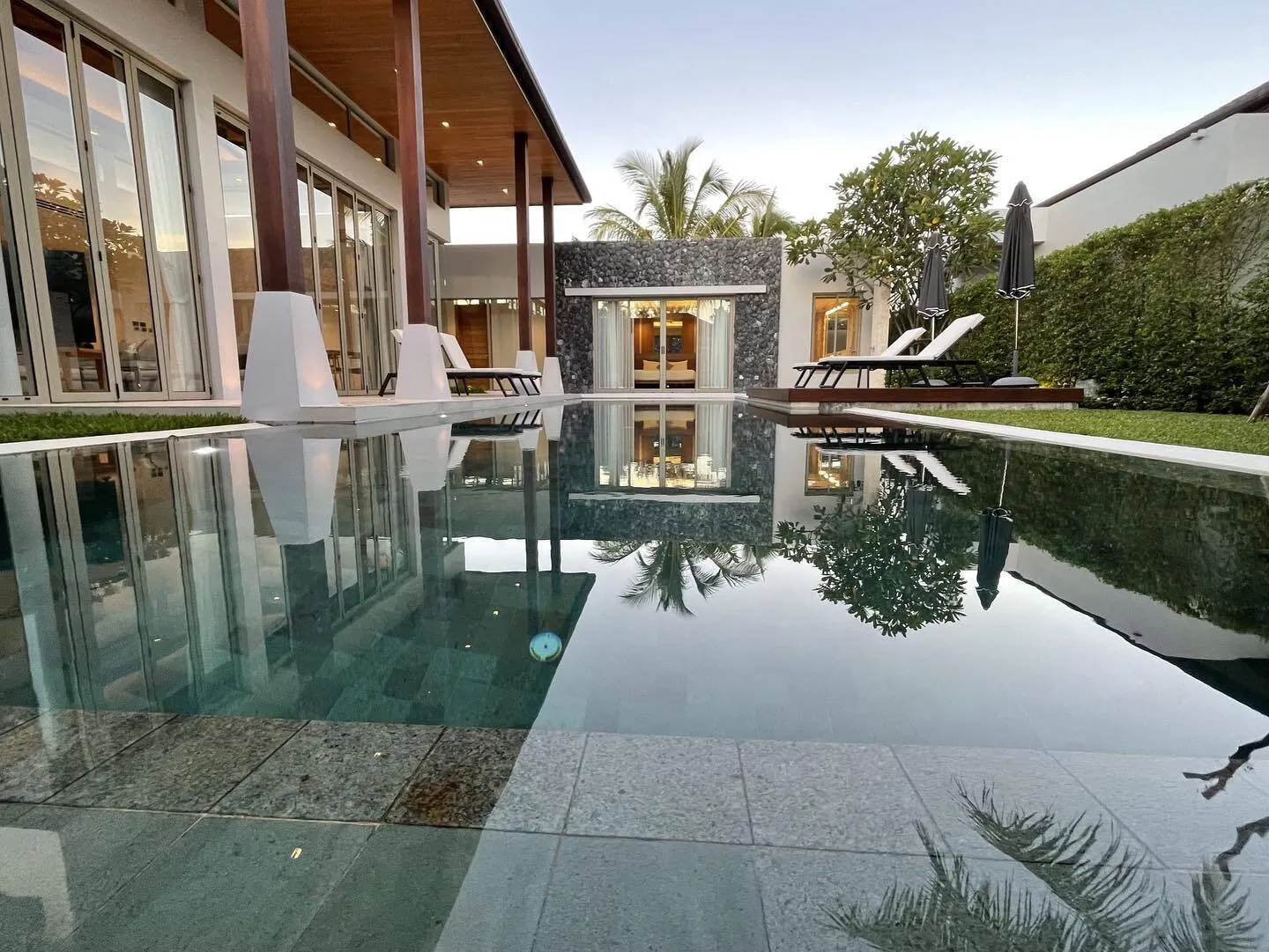 Modern luxury 4 bedrooms with private pool — Thumbnail 4