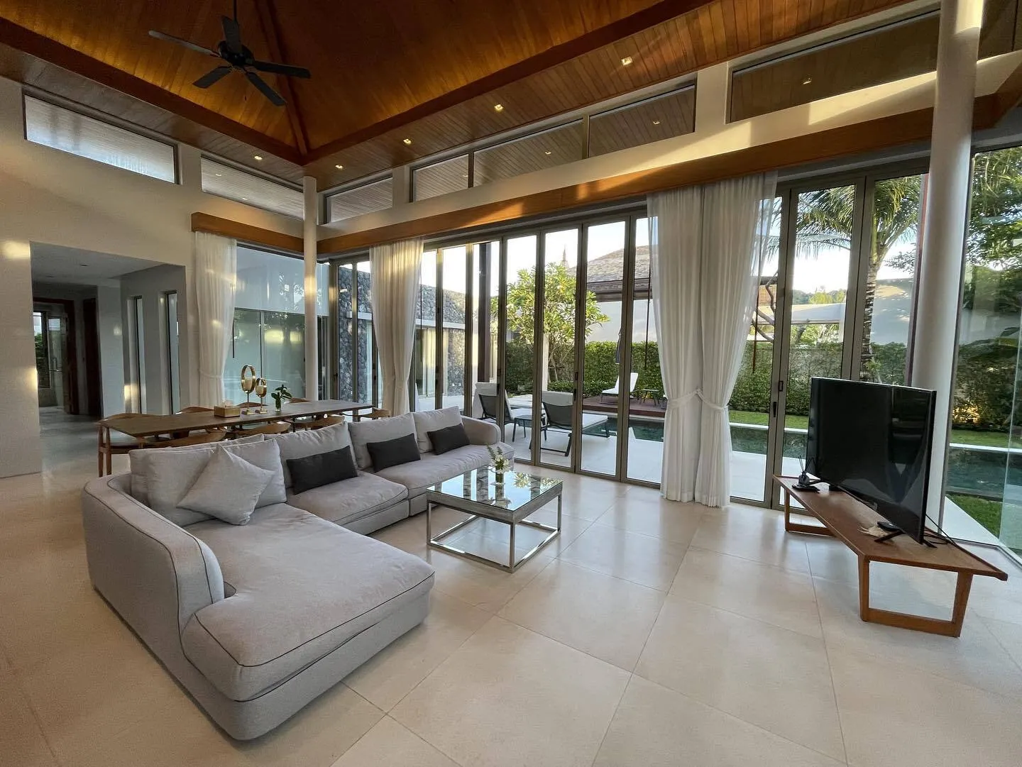 Modern luxury 4 bedrooms with private pool — Thumbnail 7