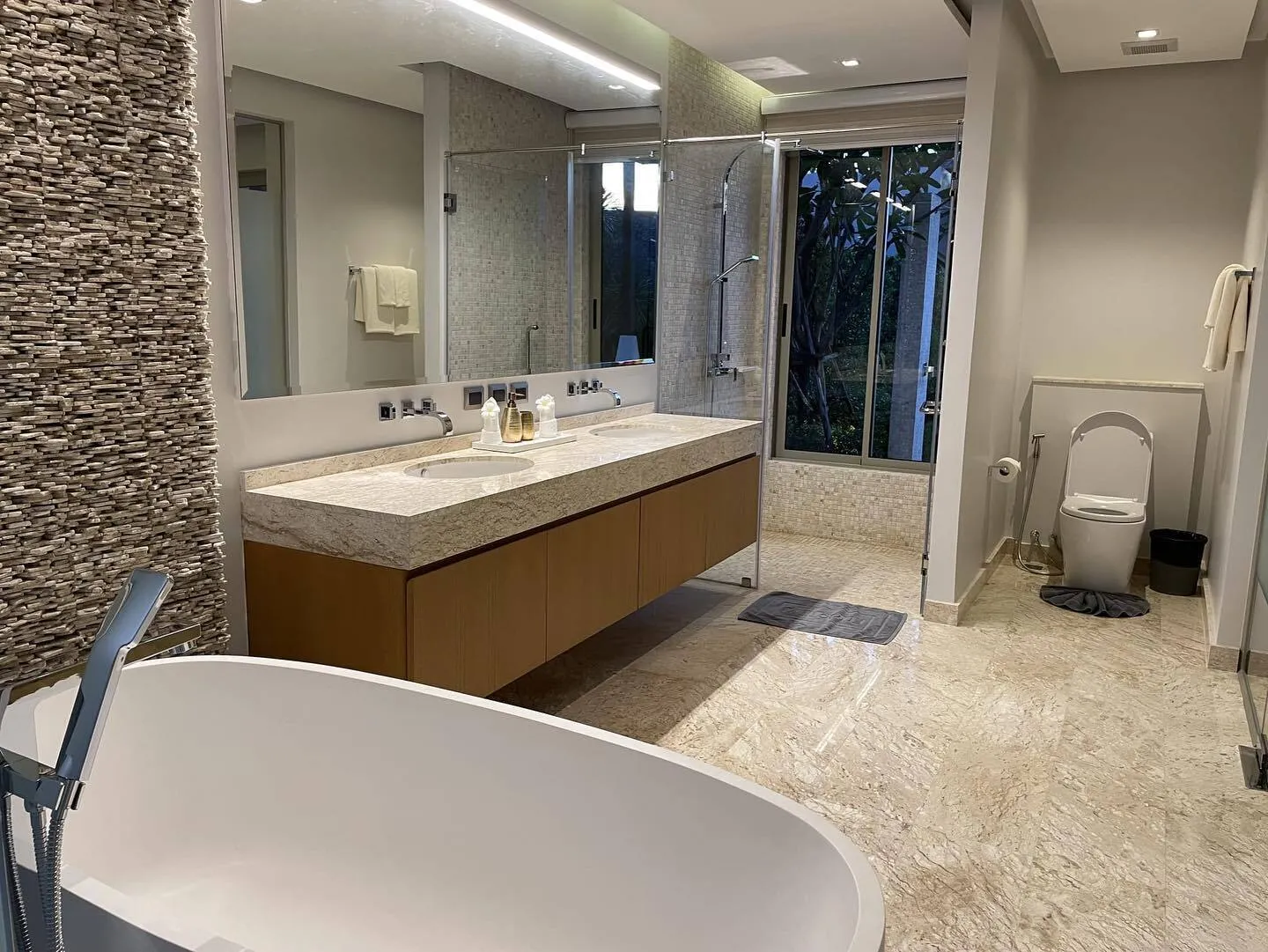 Modern luxury 4 bedrooms with private pool — Thumbnail 8
