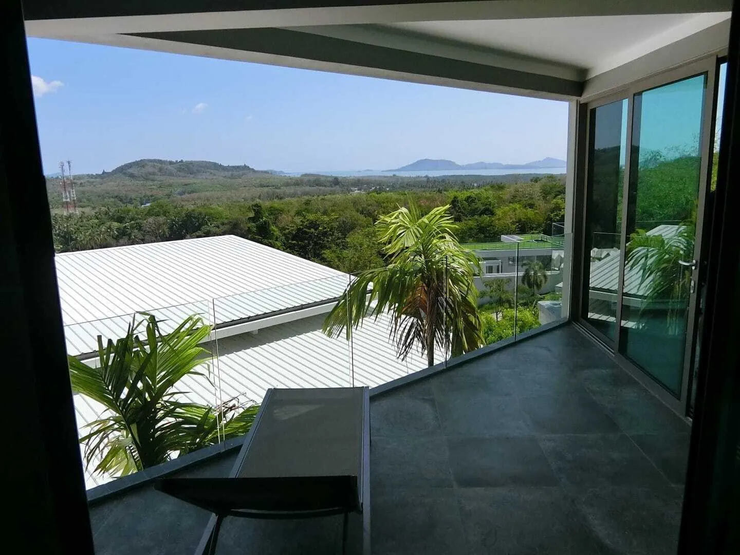 Seaview 4 bedrooms pool villa for sale in Yamu Hills — Thumbnail 2