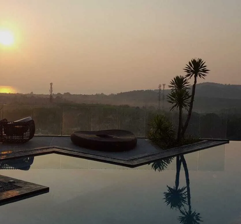 Seaview 4 bedrooms pool villa for sale in Yamu Hills — Thumbnail 3
