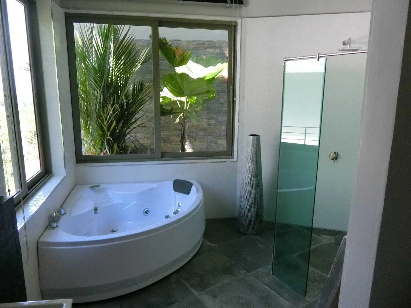 Seaview 4 bedrooms pool villa for sale in Yamu Hills — Thumbnail 4