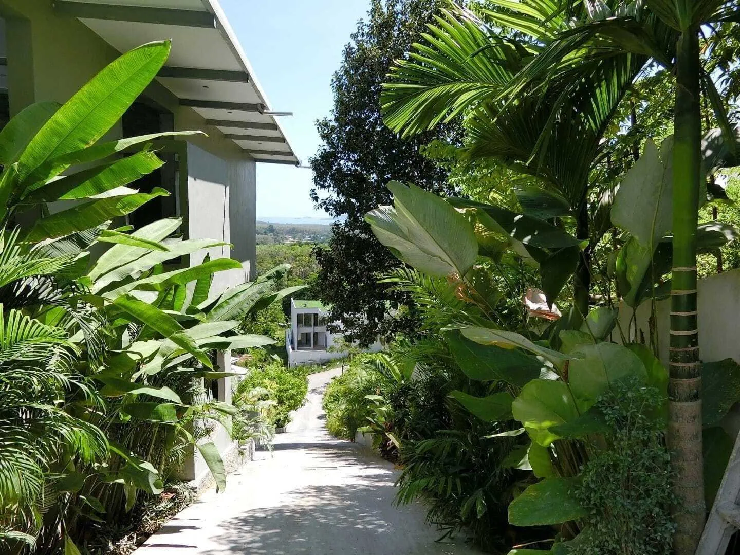 Seaview 4 bedrooms pool villa for sale in Yamu Hills — Thumbnail 8