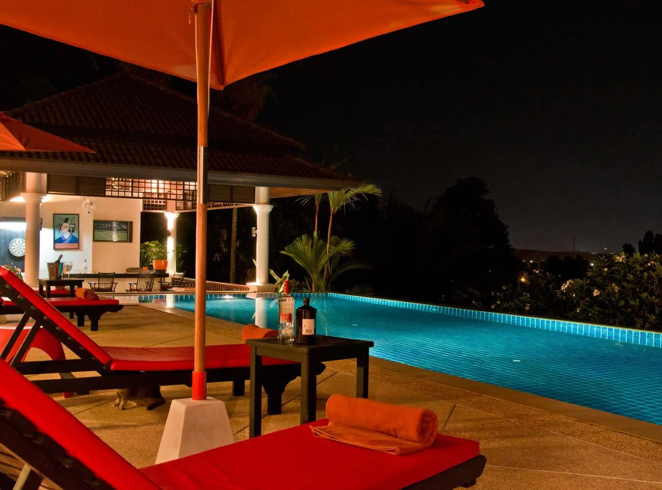 Private pool villa with 6 bedrooms for rent In Choeng Thale — Thumbnail 5