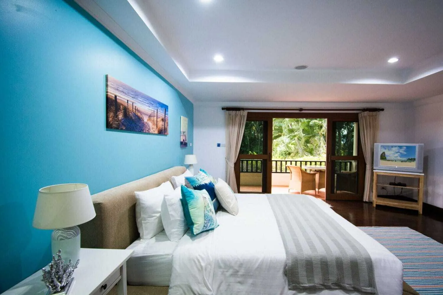 Private pool villa with 6 bedrooms for rent In Choeng Thale — Thumbnail 24